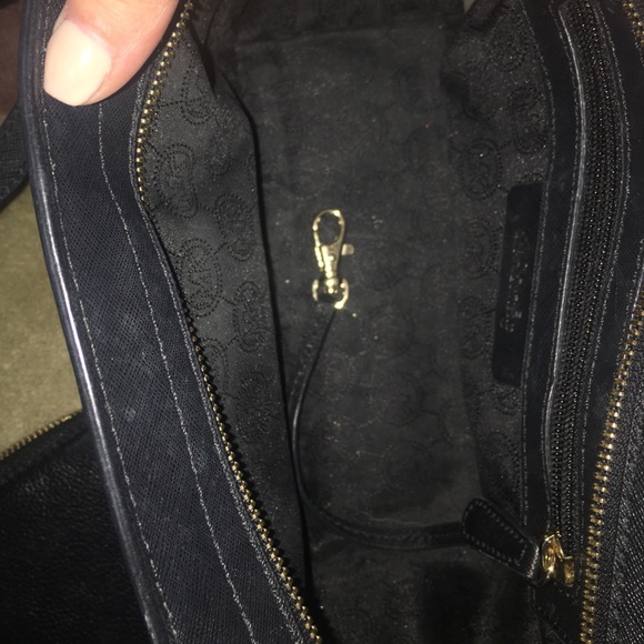 Micheal Kors Mini Purse - Picture 3 of 3